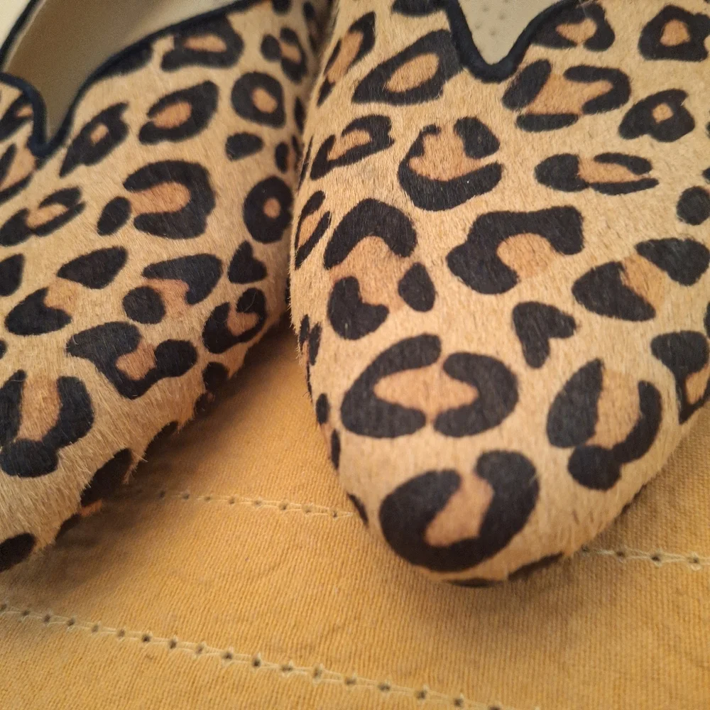 NWOT Vaneli Women's Leopard Print Flats Real Fur Sz 8 Wide